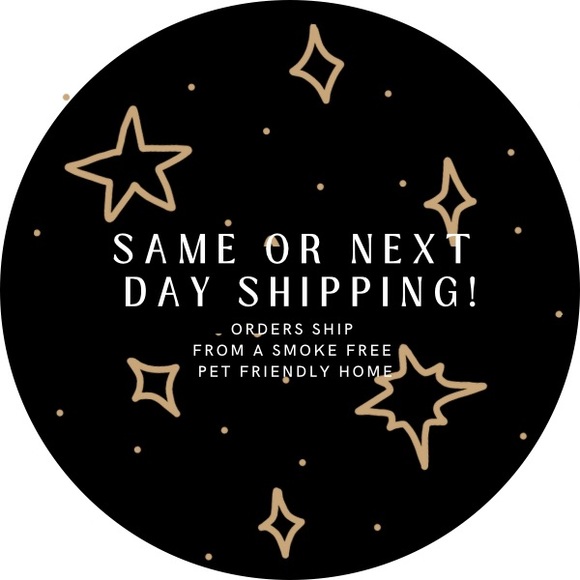 ๐ท Meet your Posher, Rachel ๐ฟ๐พ โ๏ธ โ๏ธ โ๏ธ - Picture 3 of 17